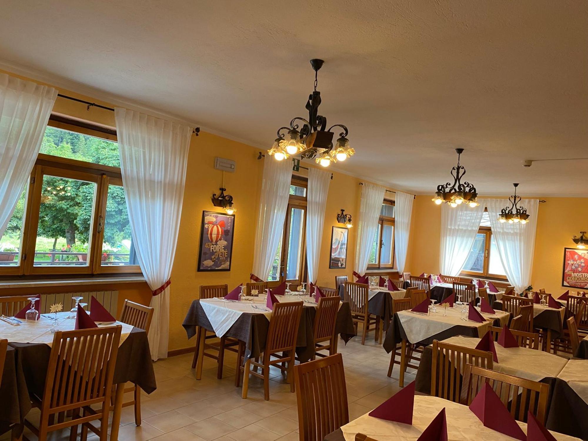 Hotel Col Serena Étroubles Extérieur photo